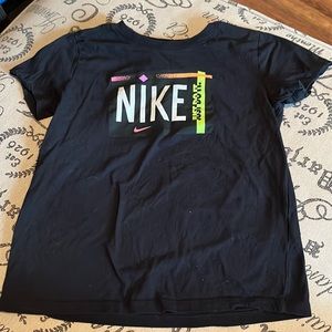 Boys Nike Shirt - L - never worn